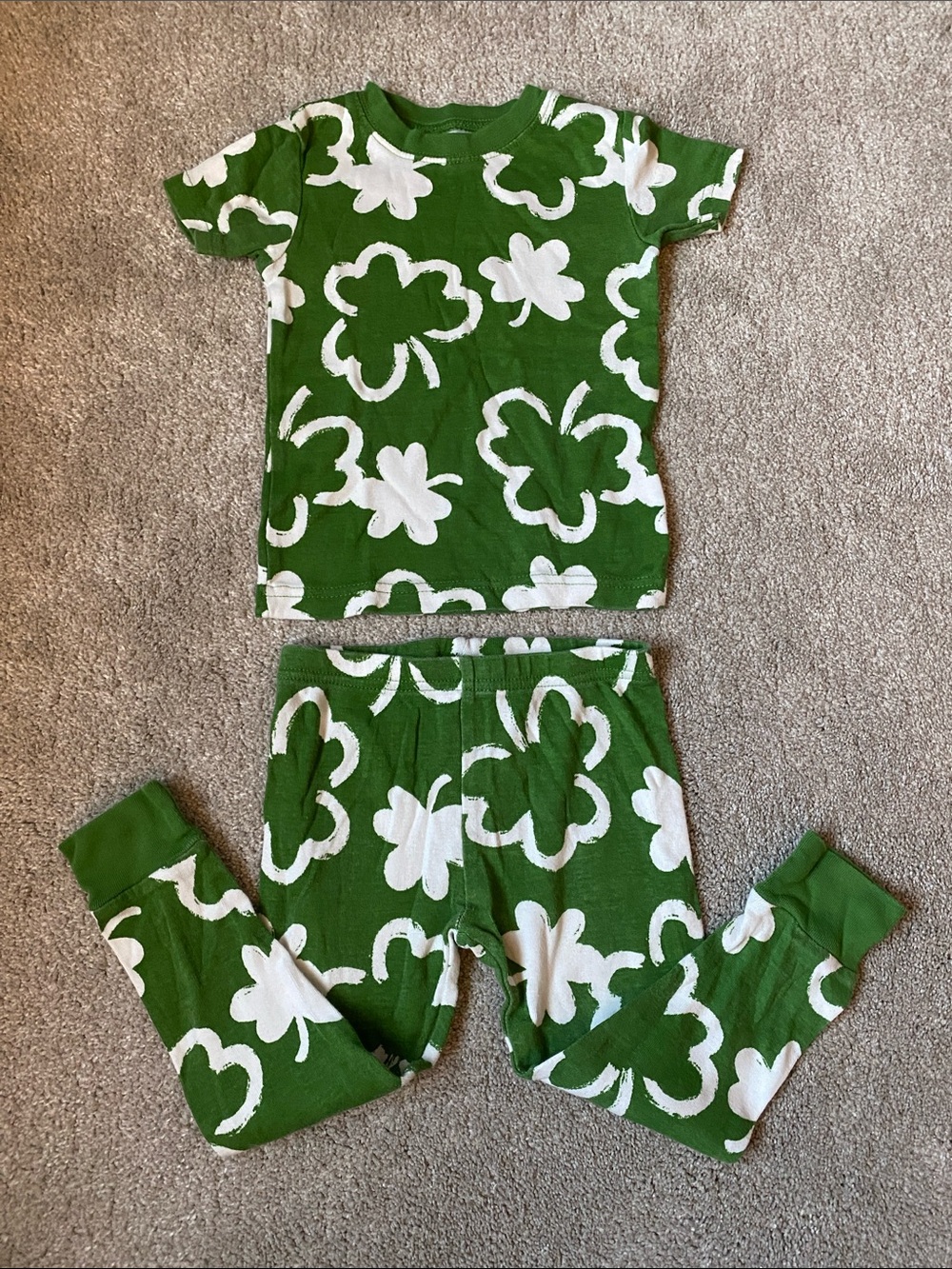 Carter’s 24 Month Green Clover Print Pajama Set